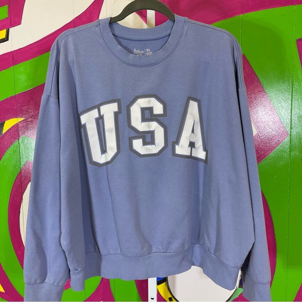 Flirtitude Active, USA Crewneck Sweatshirt. Size XL. In good used condition!